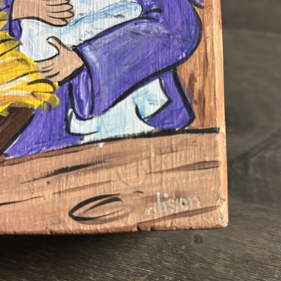 Hand painted nativity scene - Picture 2 of 6